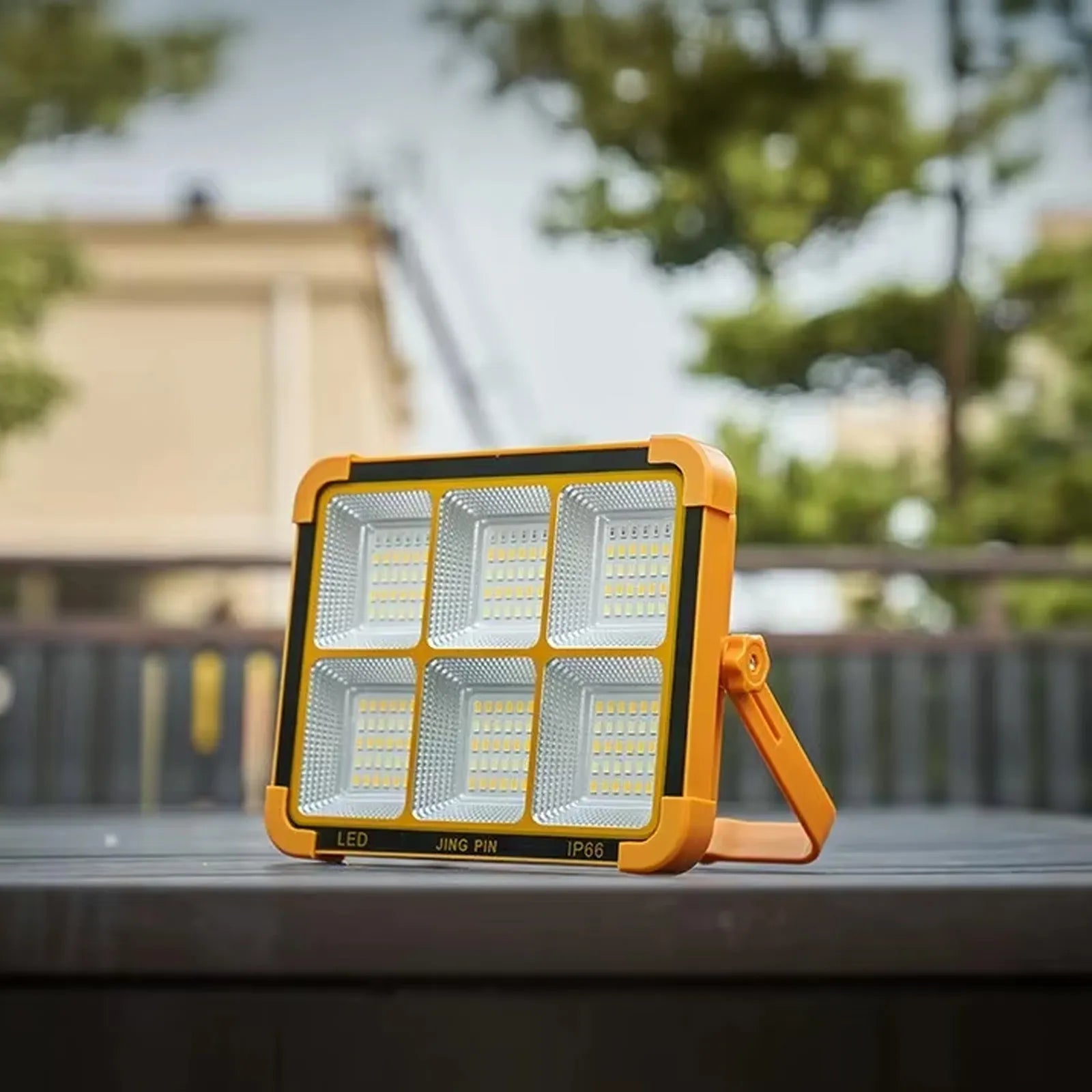 Faro LED Portatile Ricaricabile con Manico – Tekone FR4327