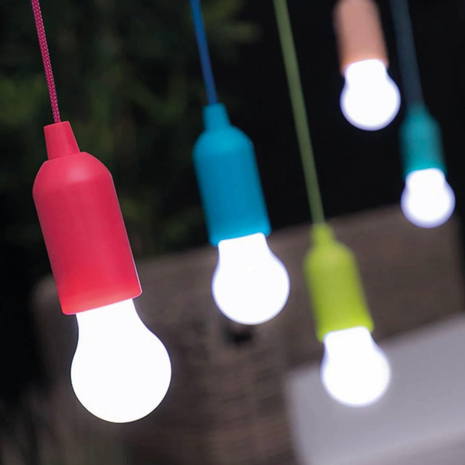Lampadina LED Portatile TekOne con Accensione a Corda – 100 cm, Batteria AAA Blu